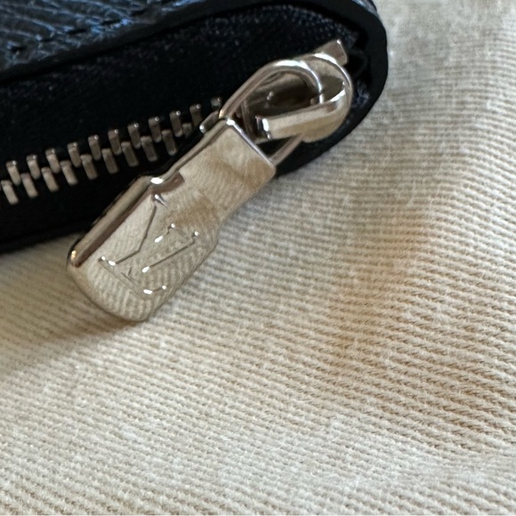 Louis Vuitton Zippy Coin Purse pouch Vertical Taiga Leather M30511 Box, dustbag - Picture 9 of 16